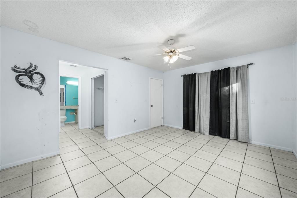 For Sale: $219,900 (3 beds, 2 baths, 1576 Square Feet)