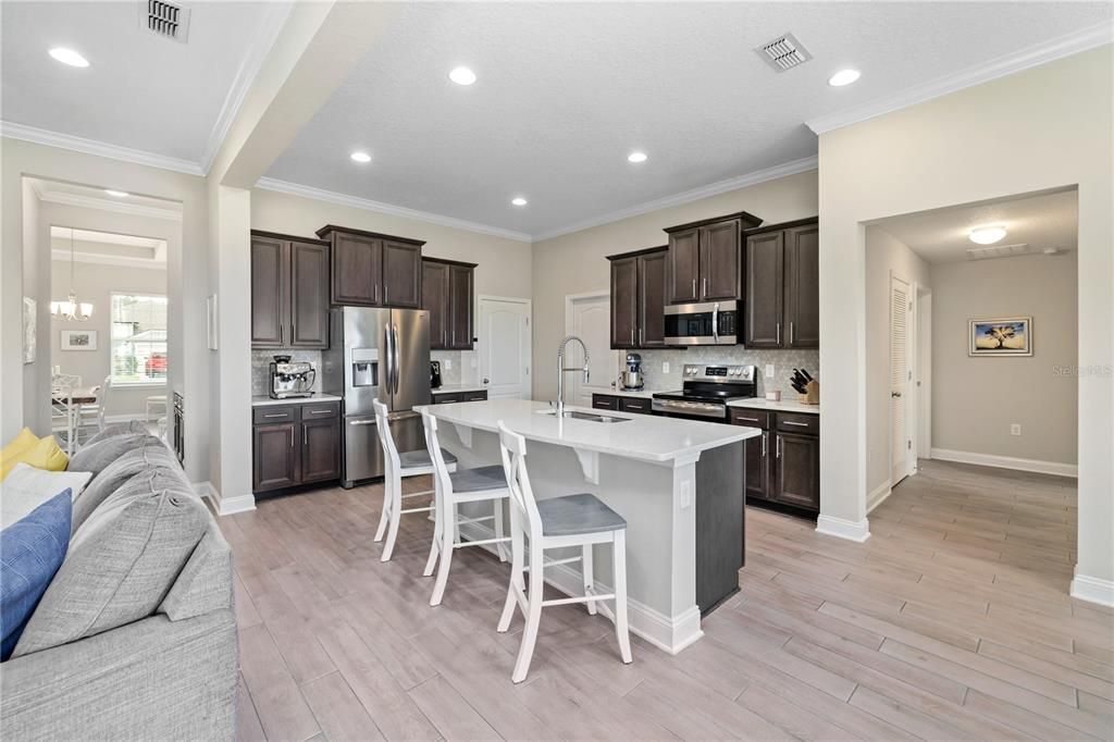 Active With Contract: $439,000 (4 beds, 2 baths, 2361 Square Feet)