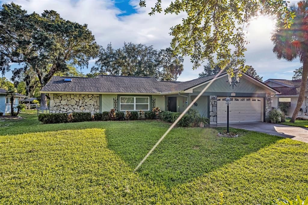 Active With Contract: $450,000 (2 beds, 2 baths, 1760 Square Feet)