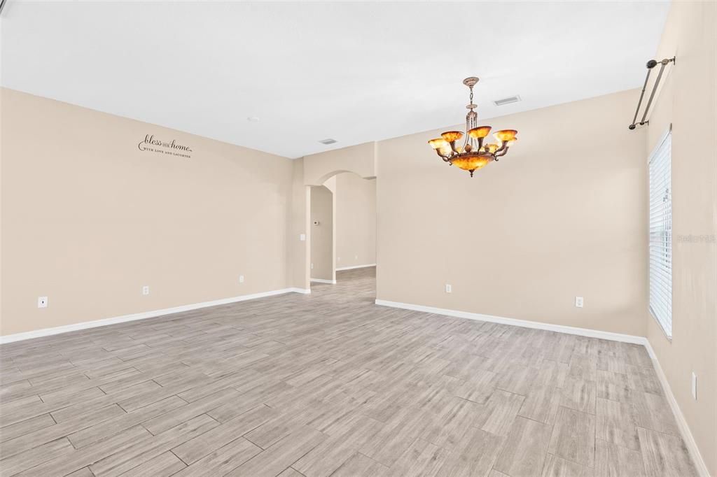 For Sale: $394,995 (3 beds, 2 baths, 1730 Square Feet)