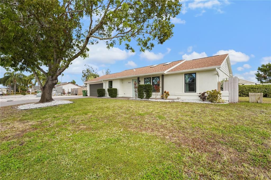 For Sale: $570,000 (3 beds, 2 baths, 1456 Square Feet)