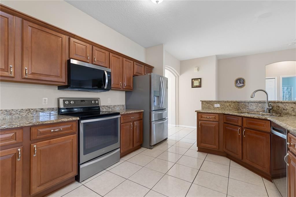 For Sale: $399,900 (3 beds, 2 baths, 1986 Square Feet)