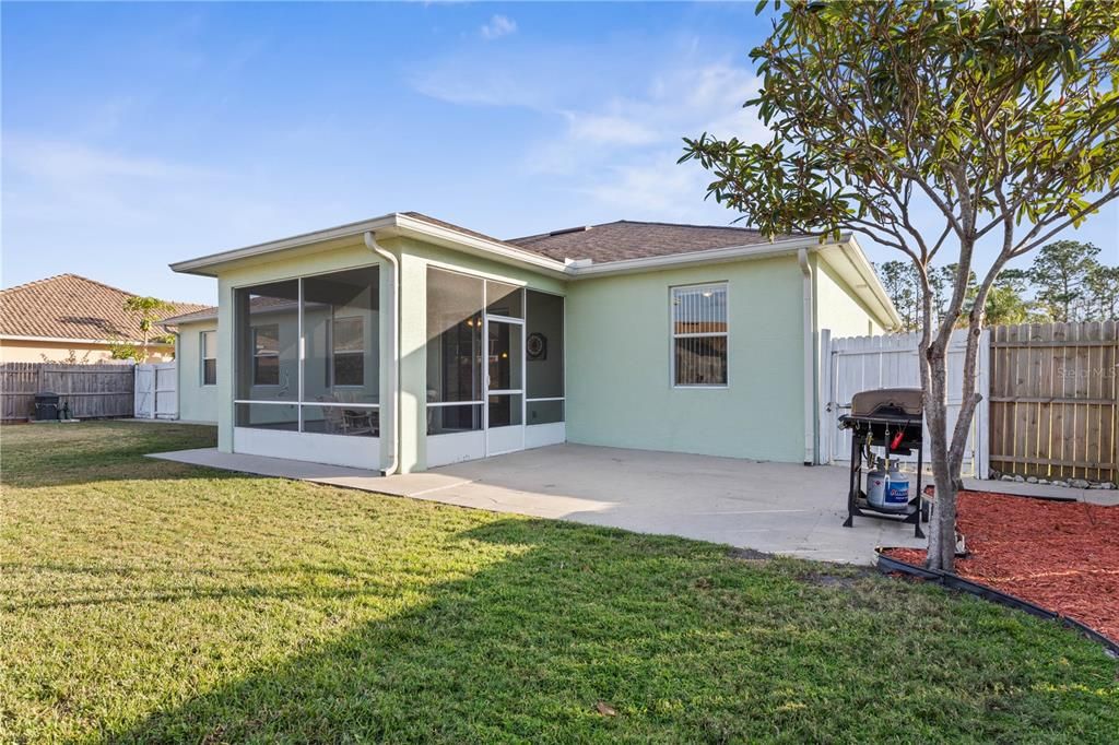 For Sale: $399,900 (3 beds, 2 baths, 1986 Square Feet)