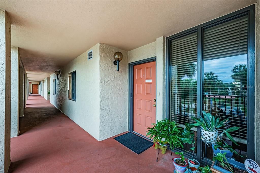 For Sale: $415,000 (2 beds, 2 baths, 1390 Square Feet)