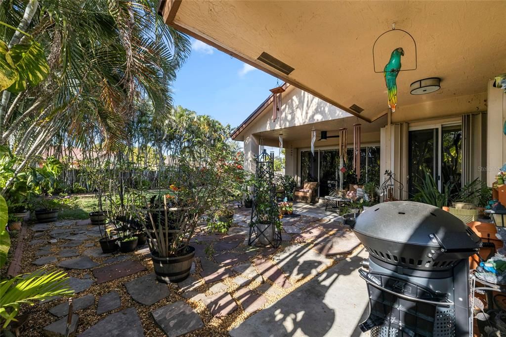 For Sale: $675,000 (4 beds, 3 baths, 2322 Square Feet)