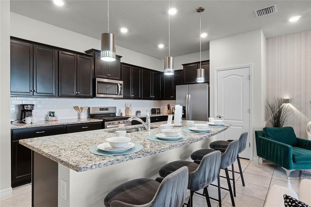 Kitchen and Dining Area Combo