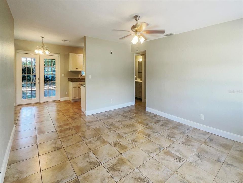 For Sale: $375,000 (3 beds, 2 baths, 1032 Square Feet)