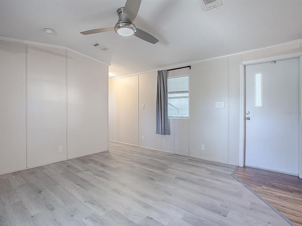 For Sale: $224,000 (2 beds, 2 baths, 728 Square Feet)