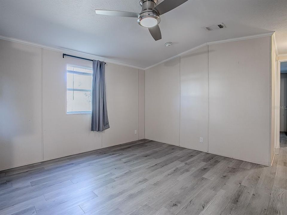 For Sale: $224,000 (2 beds, 2 baths, 728 Square Feet)