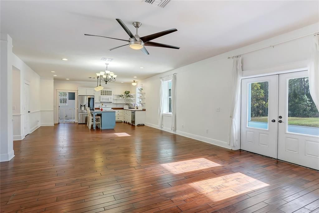 Living Room/Kitchen