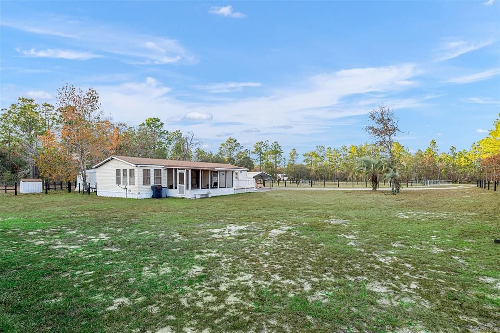 For Sale: $325,000 (3 beds, 2 baths, 1196 Square Feet)