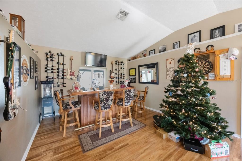 For Sale: $362,900 (2 beds, 2 baths, 1790 Square Feet)