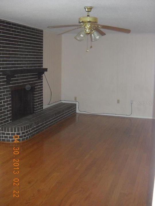 For Rent: $2,600 (4 beds, 2 baths, 2341 Square Feet)