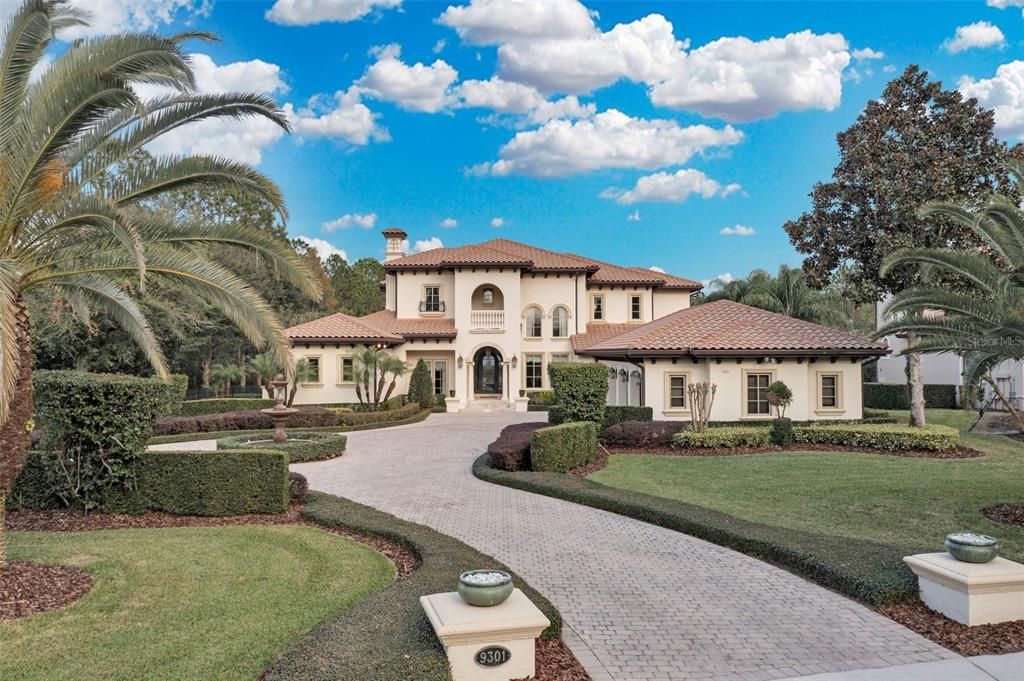 Dramatic driveway and gorgeous fountain