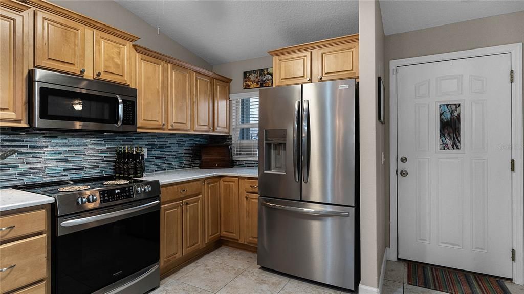 For Sale: $324,900 (2 beds, 2 baths, 1252 Square Feet)