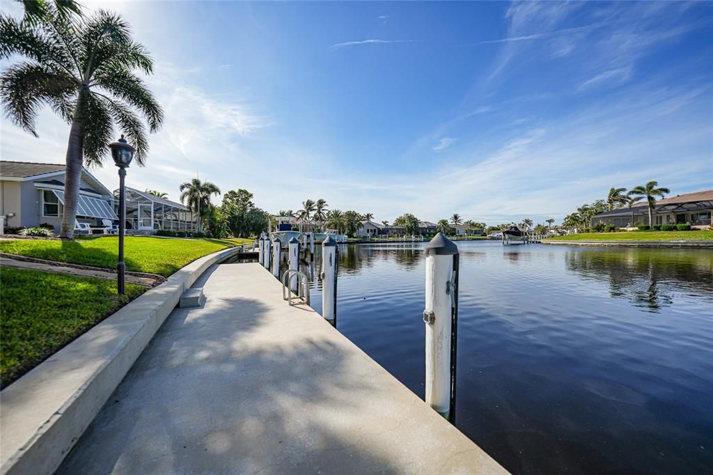 For Sale: $1,195,000 (3 beds, 3 baths, 2400 Square Feet)