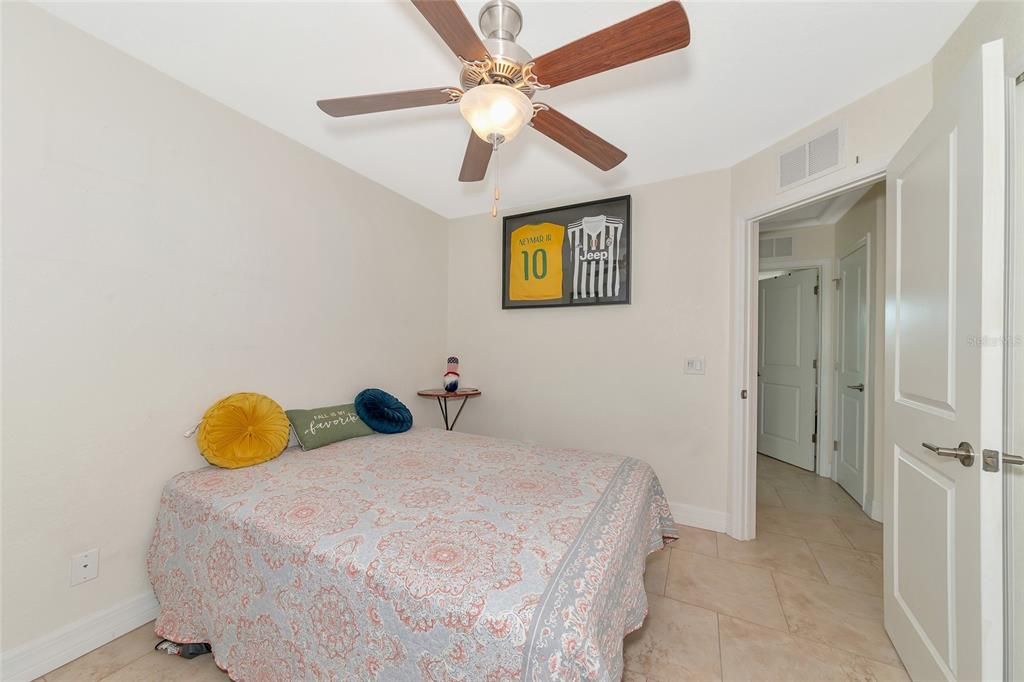 For Sale: $385,000 (3 beds, 2 baths, 1426 Square Feet)