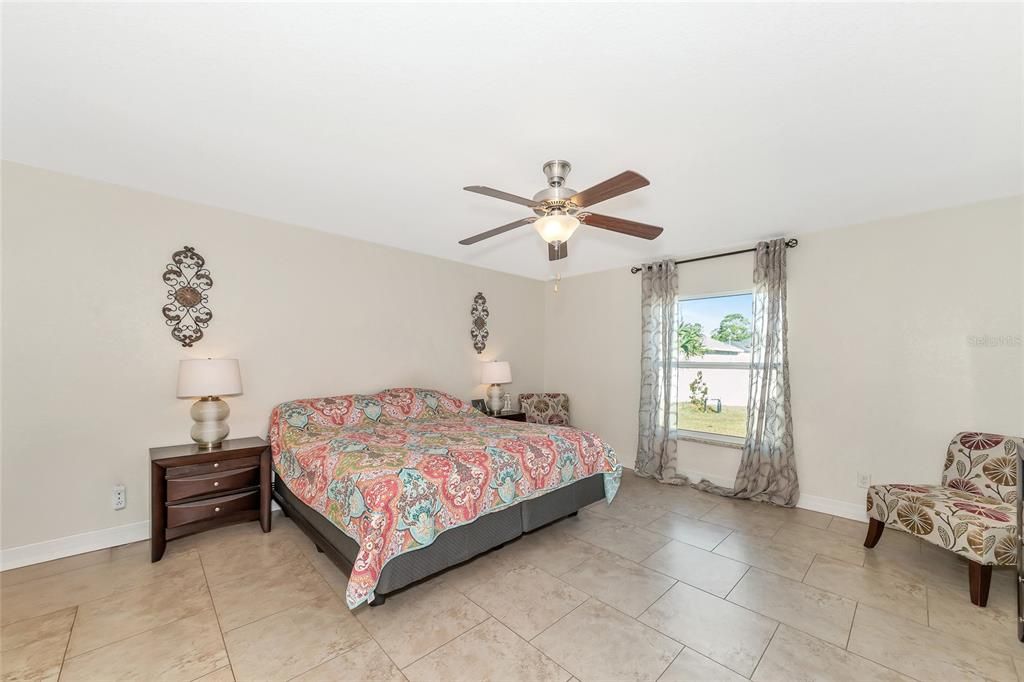 For Sale: $385,000 (3 beds, 2 baths, 1426 Square Feet)