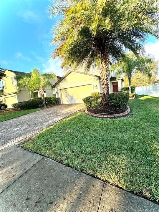 For Sale: $400,000 (3 beds, 2 baths, 1839 Square Feet)