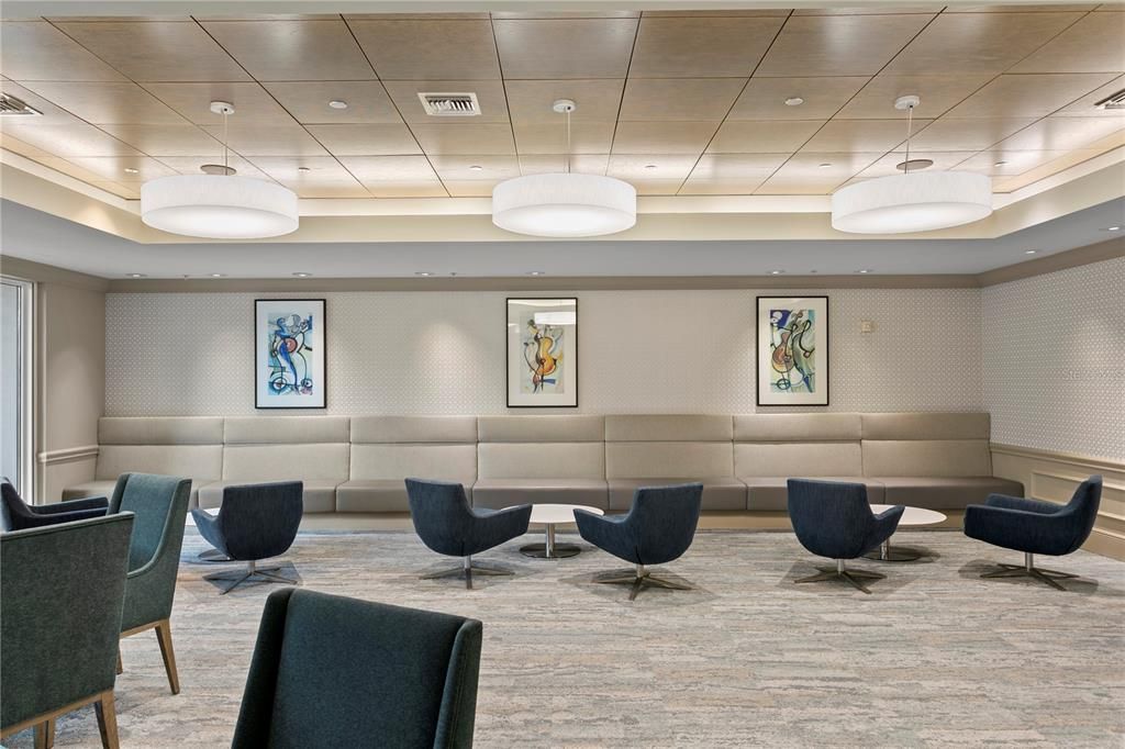 The Plaza’s recently modernized common areas includes media room, social lounge for private entertaining, 2 conference rooms and business center and fitness center, a private guest suite, and so much more.