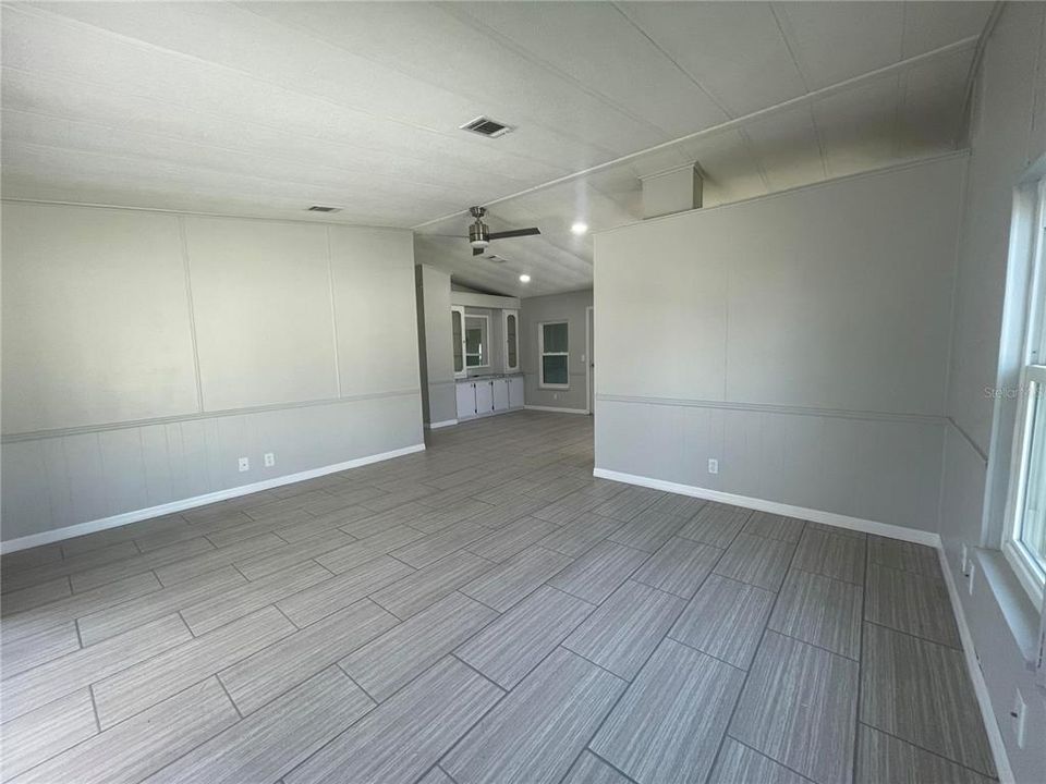 For Sale: $146,000 (2 beds, 2 baths, 864 Square Feet)