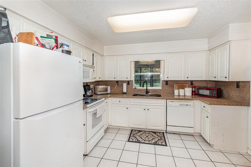 For Sale: $445,000 (3 beds, 2 baths, 2142 Square Feet)