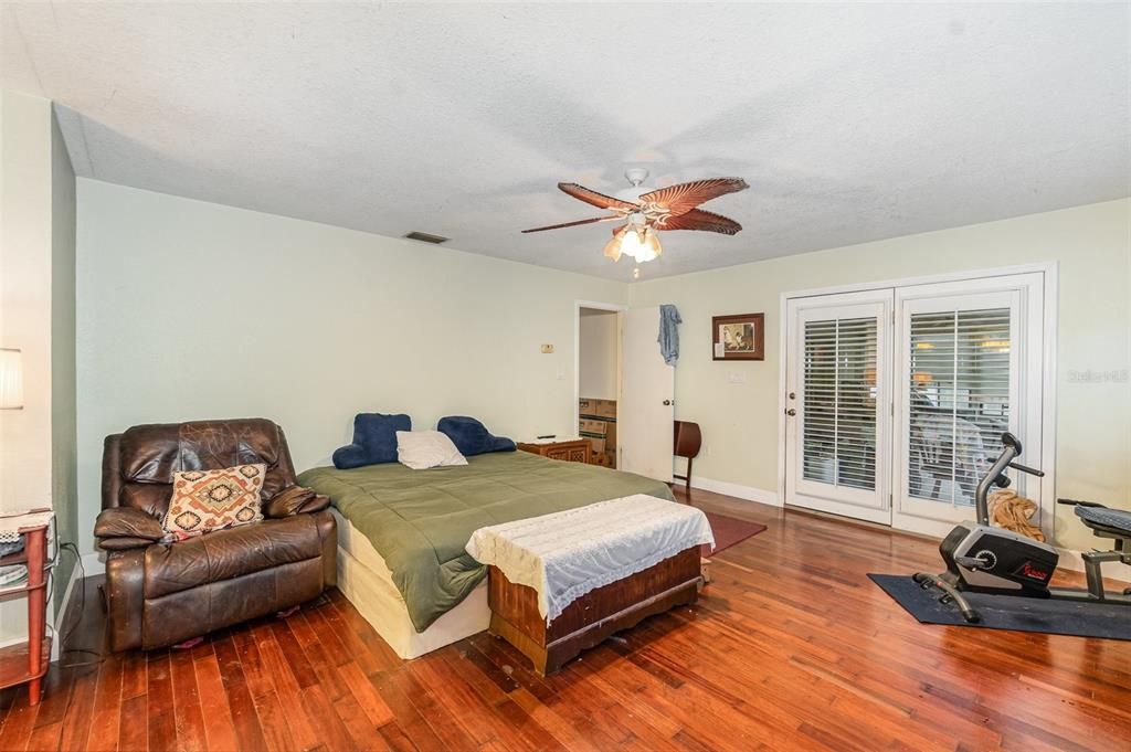 For Sale: $445,000 (3 beds, 2 baths, 2142 Square Feet)