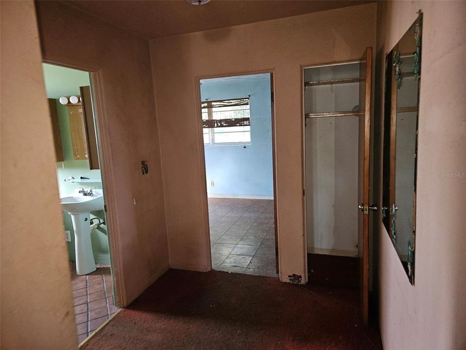 Activo con contrato: $175,000 (3 camas, 1 baños, 1364 Pies cuadrados)