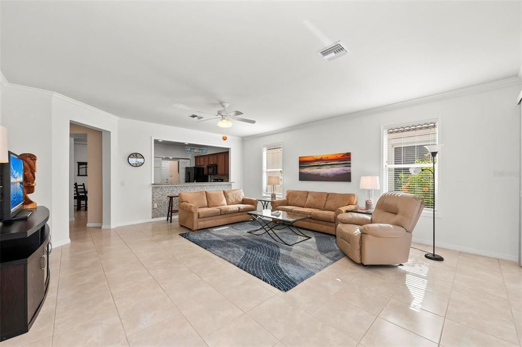 For Sale: $449,000 (2 beds, 2 baths, 1702 Square Feet)