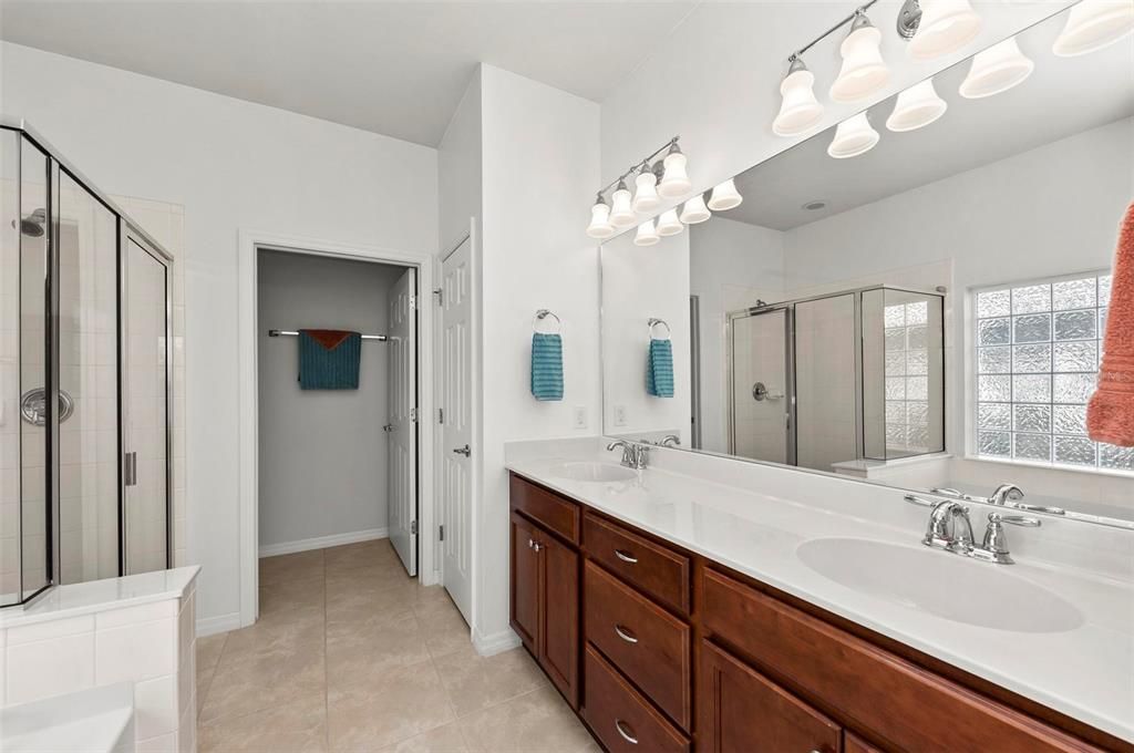 For Sale: $449,000 (2 beds, 2 baths, 1702 Square Feet)