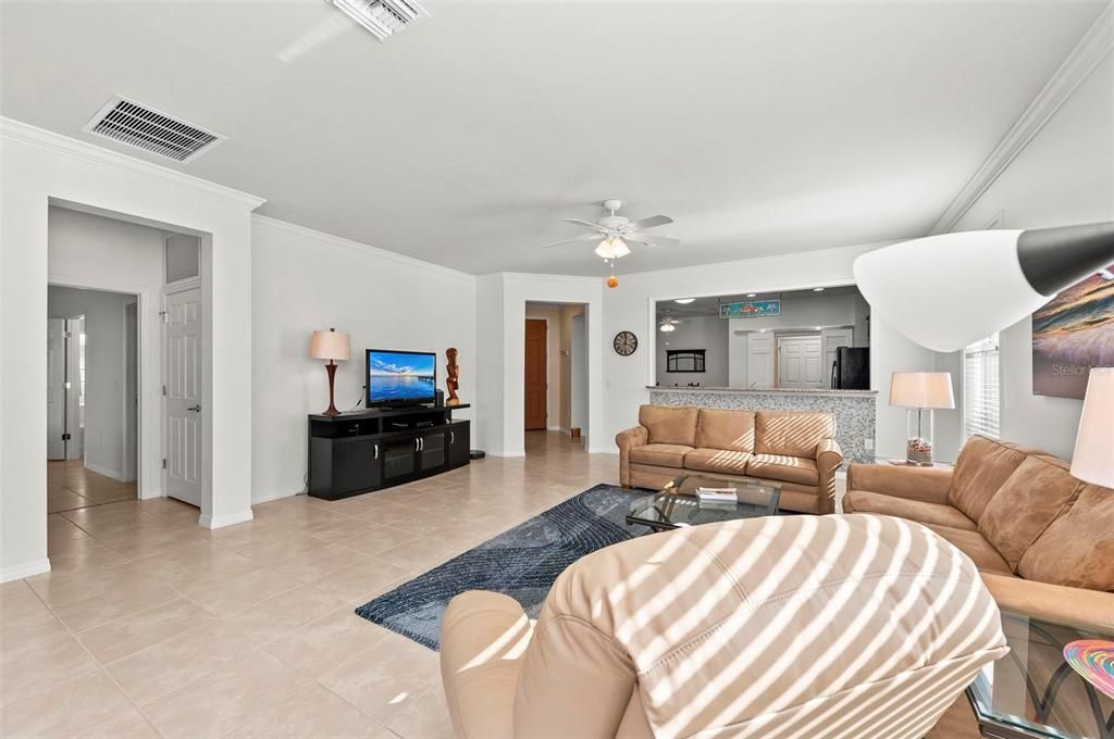 For Sale: $449,000 (2 beds, 2 baths, 1702 Square Feet)