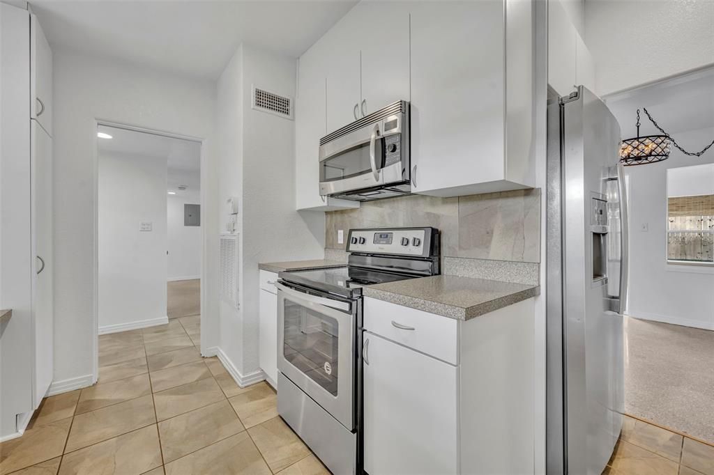 For Sale: $398,000 (3 beds, 1 baths, 1422 Square Feet)