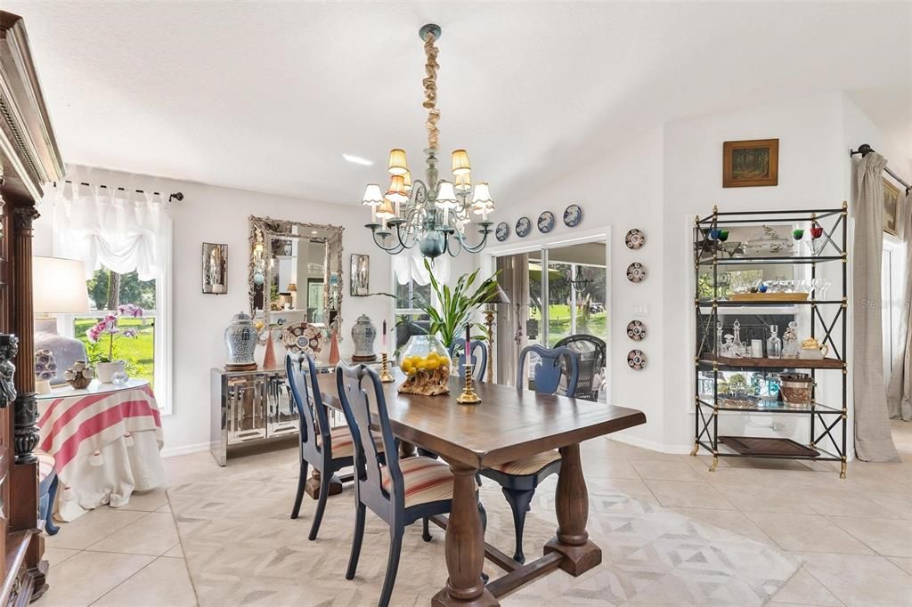 Dining Area overlooking Lanai