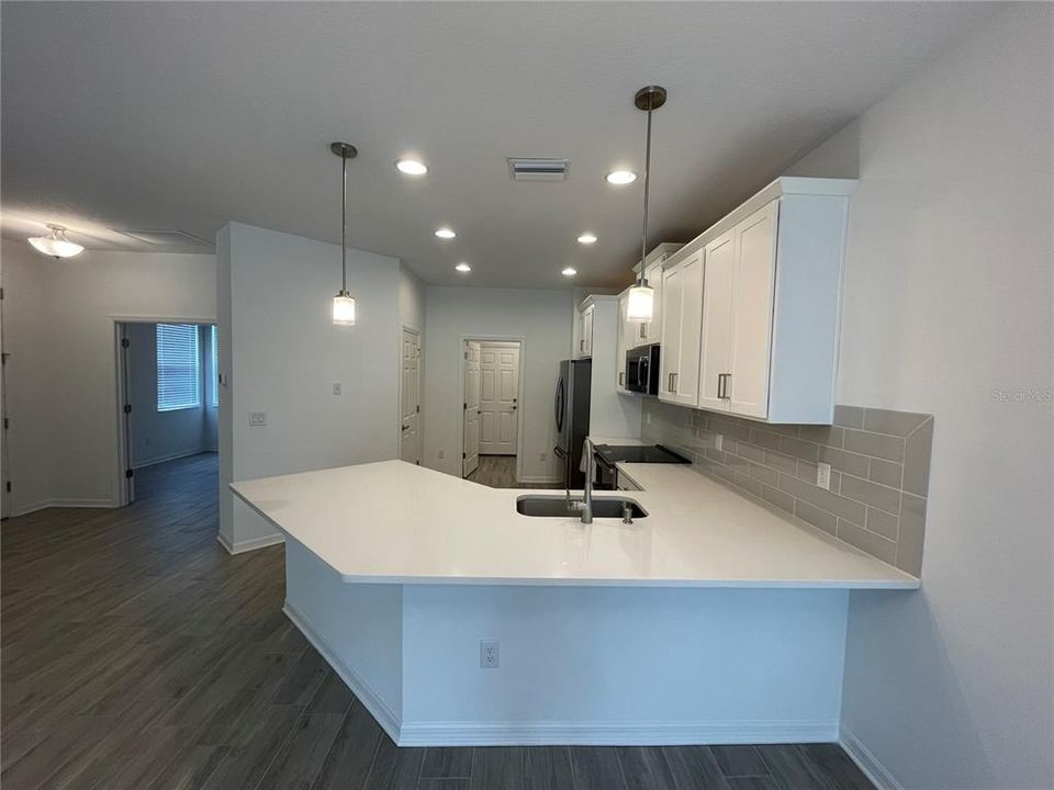 For Rent: $2,800 (2 beds, 2 baths, 1475 Square Feet)