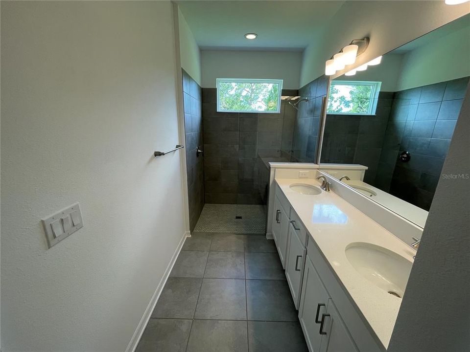 For Rent: $2,800 (2 beds, 2 baths, 1475 Square Feet)