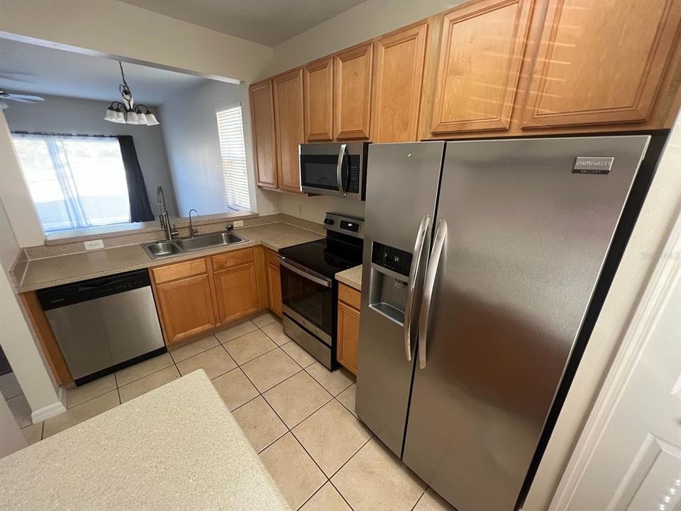 For Rent: $2,000 (3 beds, 2 baths, 1409 Square Feet)