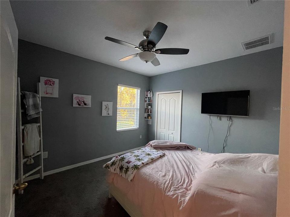 For Rent: $3,600 (5 beds, 3 baths, 3074 Square Feet)