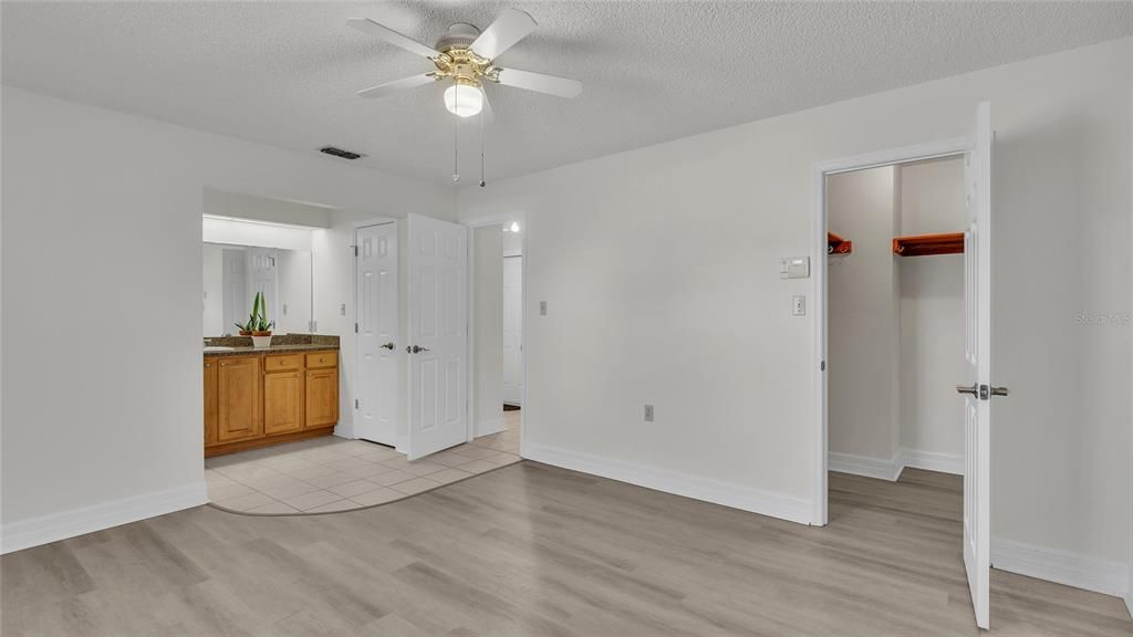 For Sale: $339,900 (3 beds, 2 baths, 1408 Square Feet)