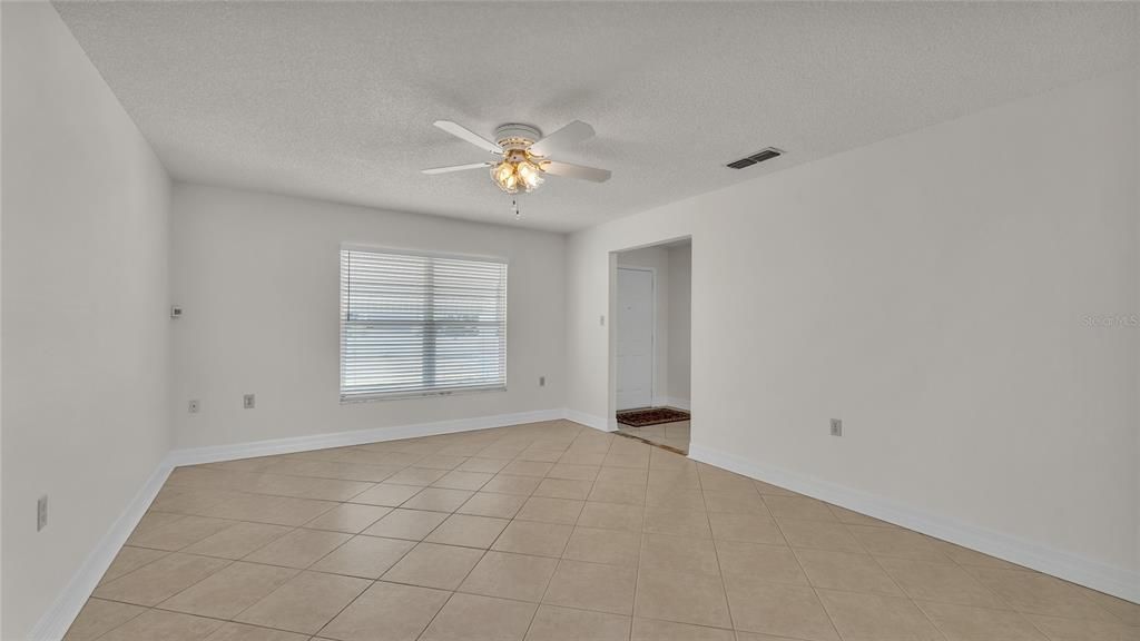 For Sale: $339,900 (3 beds, 2 baths, 1408 Square Feet)