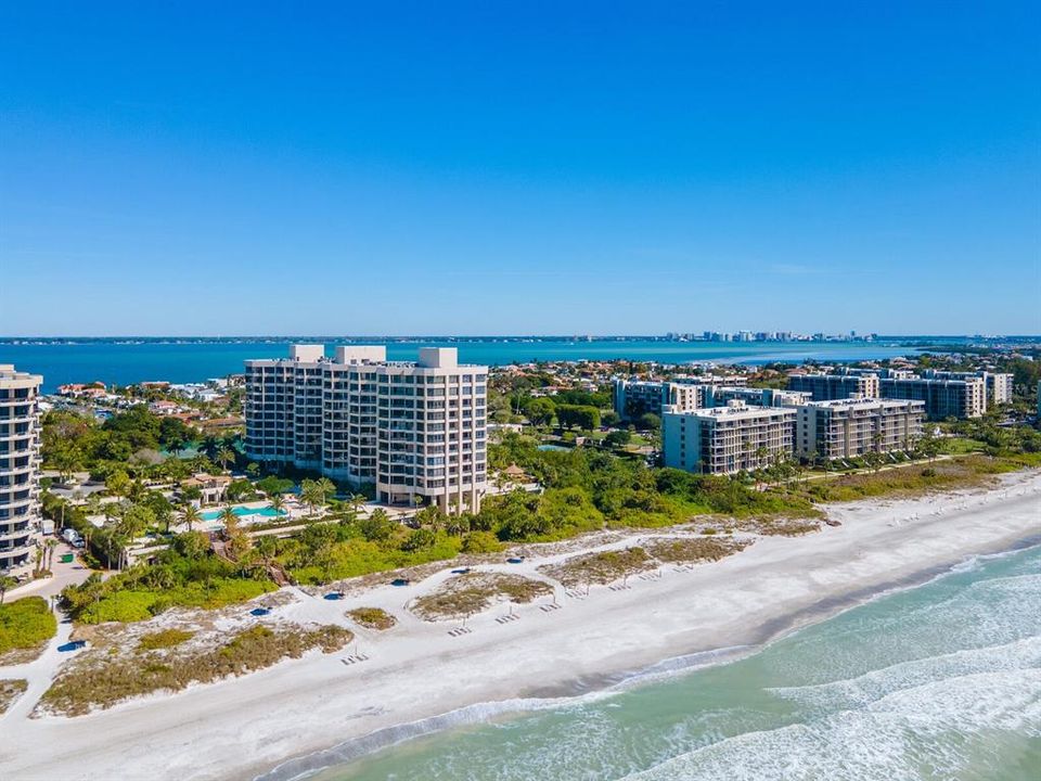 For Sale: $1,499,990 (2 beds, 2 baths, 1598 Square Feet)