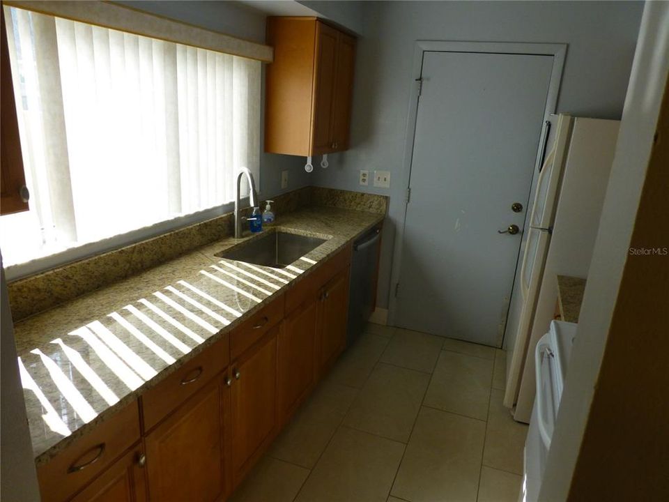 В аренду: $1,895 (2 спален, 2 ванн, 1272 Квадратных фут)