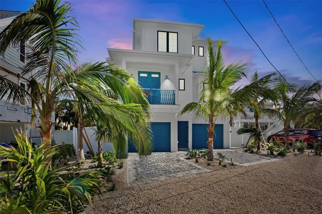 For Sale: $4,600,000 (4 beds, 4 baths, 2162 Square Feet)