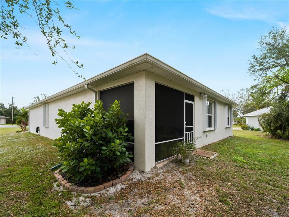 For Sale: $375,000 (4 beds, 2 baths, 1846 Square Feet)