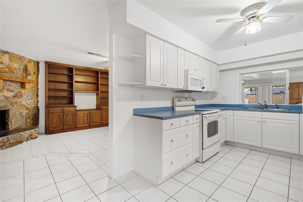 Kitchen looking toward fireplace room!!!!!