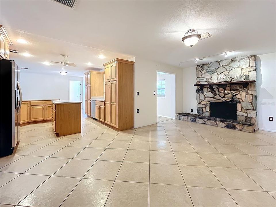 Kitchen - Family Room