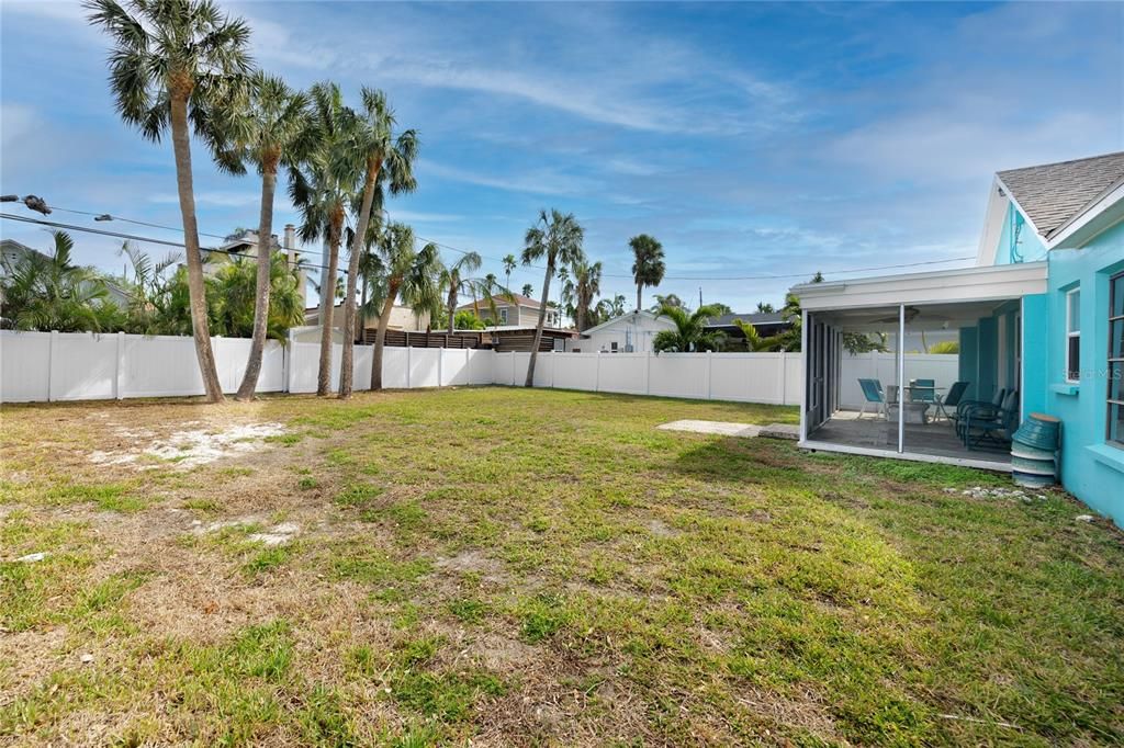 Large fenced in back yard. Plenty of space for a pool!