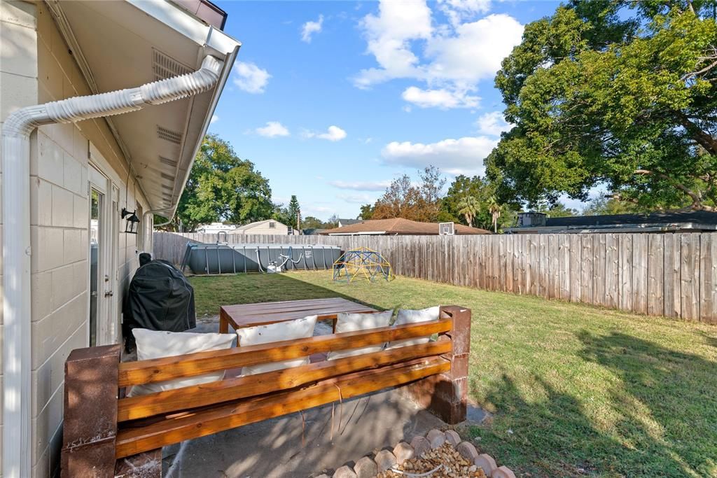 Fantastic Fenced Back Yard!