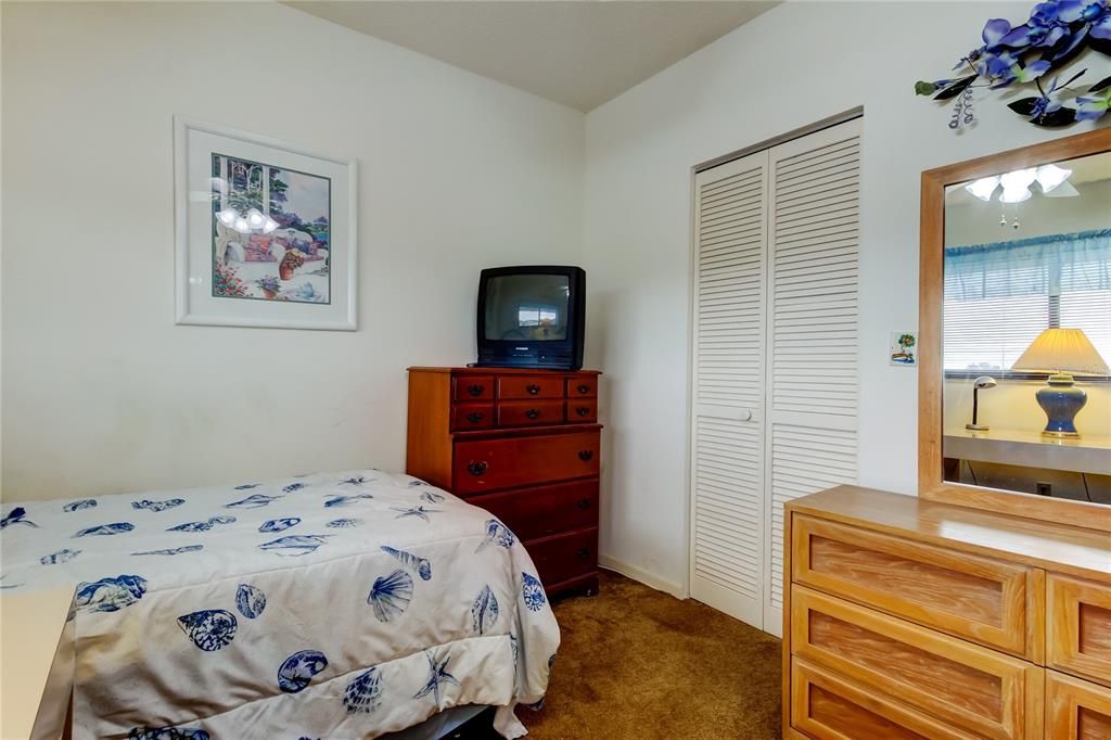 44.  Guest Bedroom (10.2' x 11.10') is On West Wall.. Features Large Walk In Closet & 2 Cool Twin Beds for Guests! .