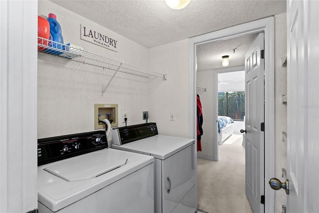 For Sale: $374,900 (2 beds, 2 baths, 1128 Square Feet)