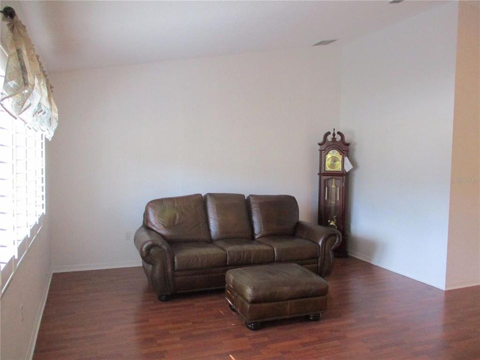 For Sale: $249,900 (3 beds, 2 baths, 1412 Square Feet)